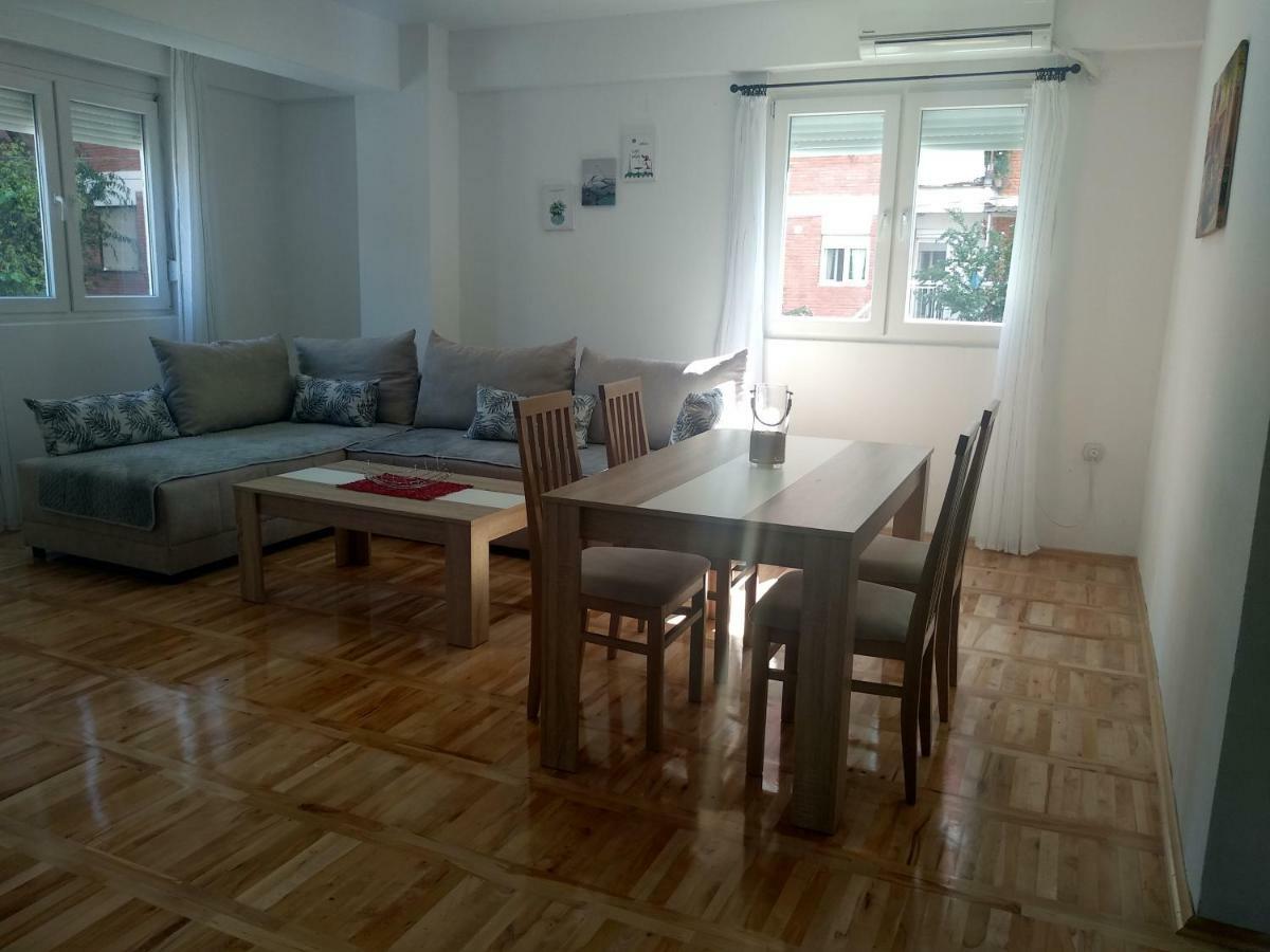 Tea Apartment Kumanovo Eksteriør billede